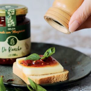 GELEIA DE TOMATE COM MANJERICÃO